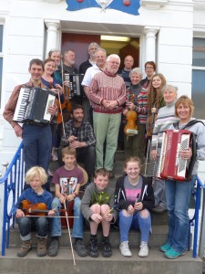 members on the steps of Stirling Rowing club